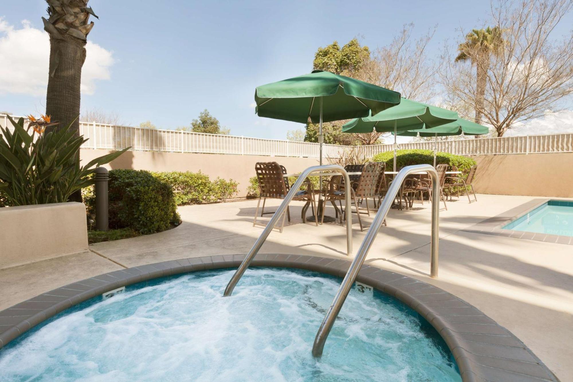 Hilton Garden Inn San Jose/Милпитас Екстериор снимка