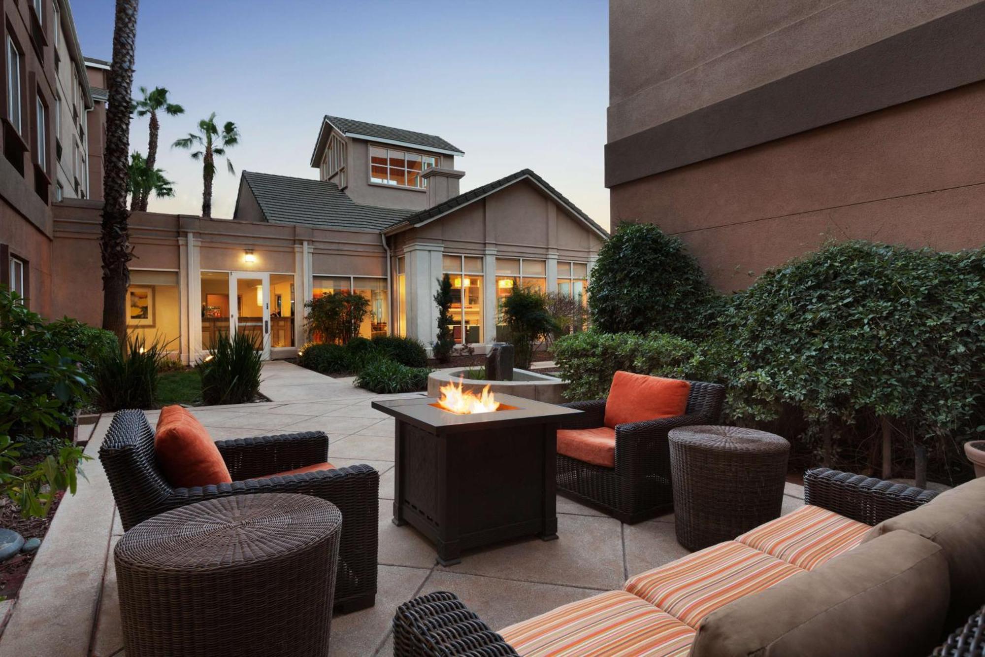 Hilton Garden Inn San Jose/Милпитас Екстериор снимка